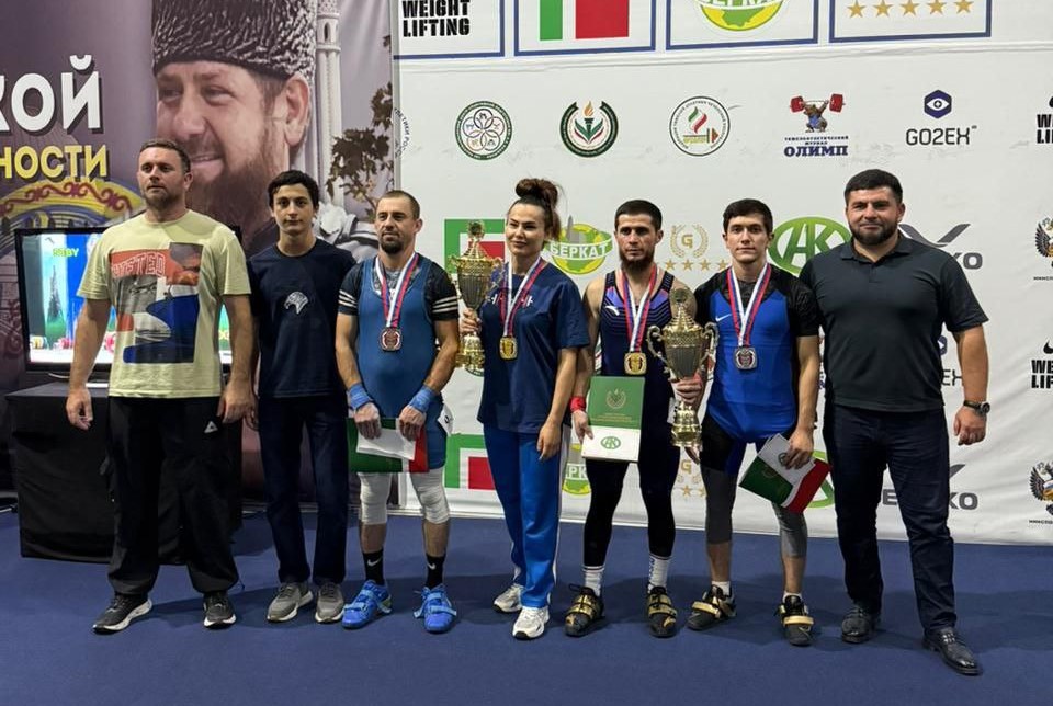 Dagestani weightlifters succeed at Akhmat Kadyrov memorial 